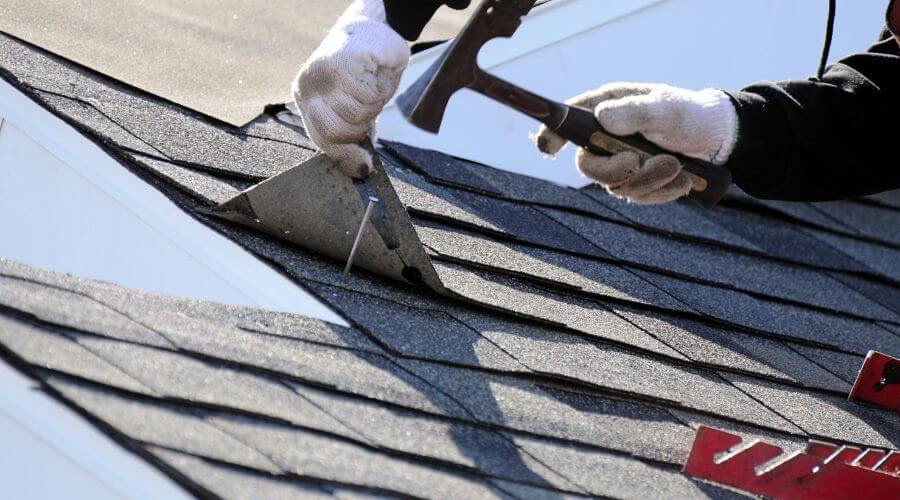 Professional residential roofers in Elizabeth, IL